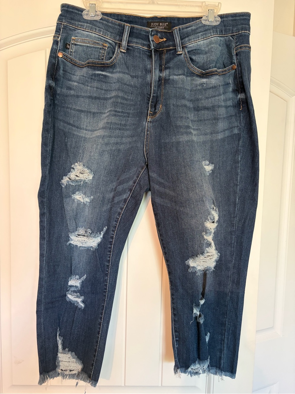 Judy Blue Dark Blue Distressed Cropped Skinny Jeans